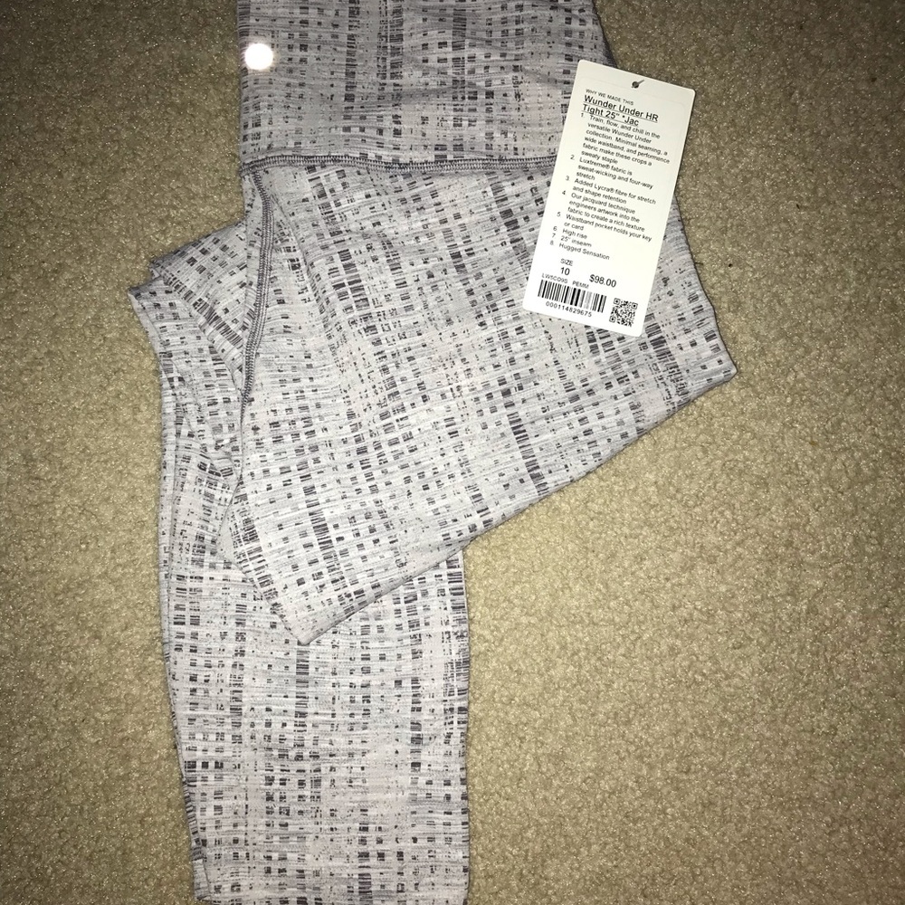 NWT wunder Under 25”